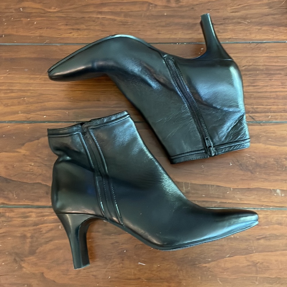 Rinaldi black leather ankle boots (sz 8 1/2) - Picture 3 of 9